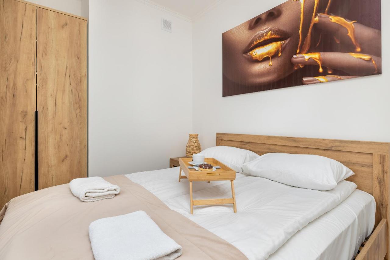 Beautiful One Bedroom Apartment Zamkowa By Rent Like Home Gdansk Luaran gambar