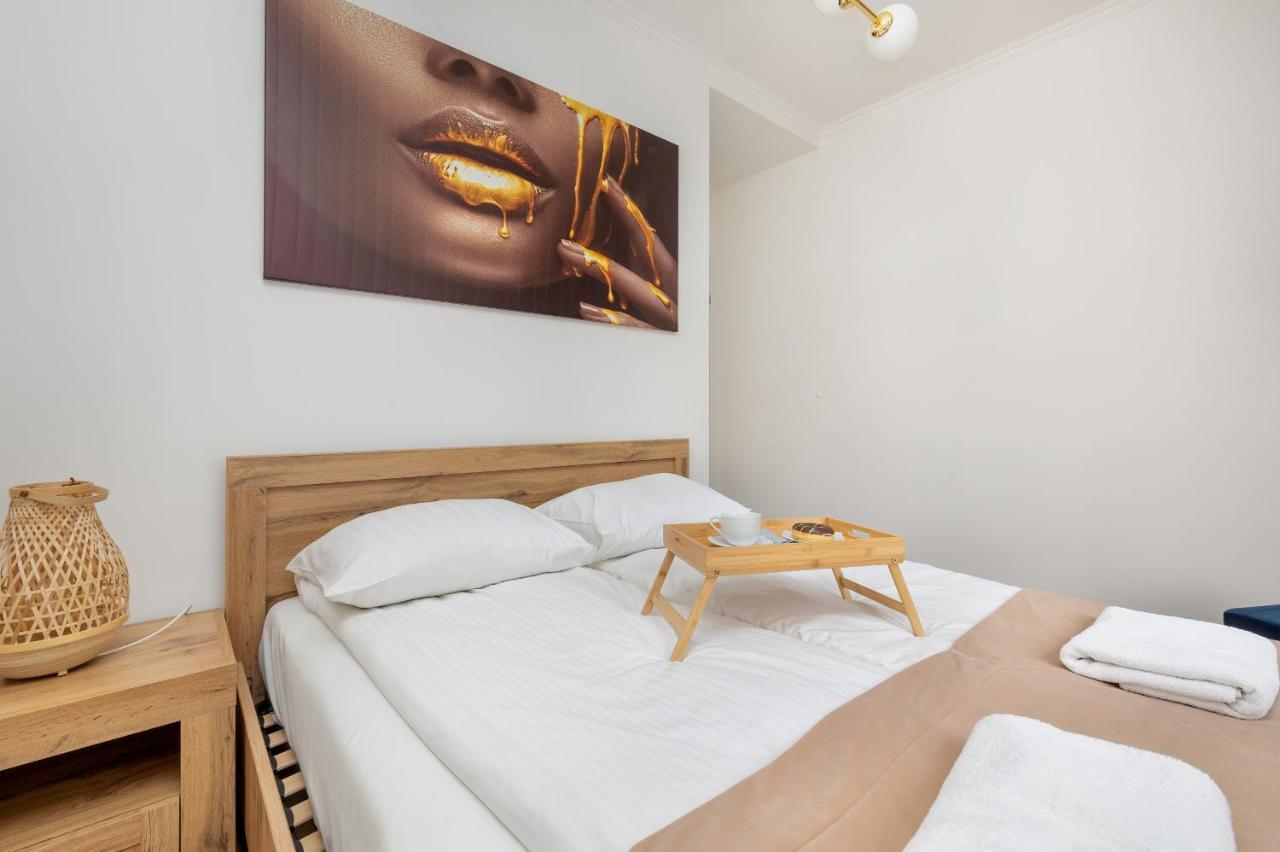 Beautiful One Bedroom Apartment Zamkowa By Rent Like Home Gdansk Luaran gambar